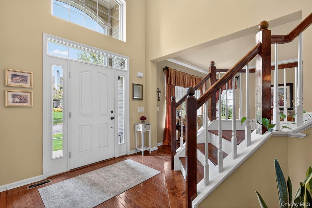 17 Oldwyck Crescent, Highland Mills, NY 10930 — photo 2