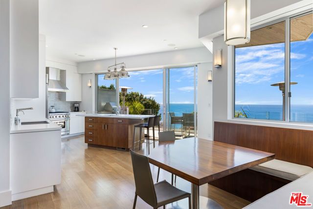 200 Arno Way, Pacific Palisades (los Angeles), CA 90272