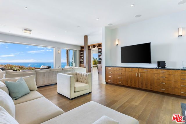 200 Arno Way, Pacific Palisades (los Angeles), CA 90272
