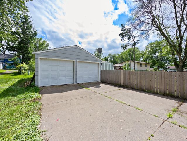 176 8th Avenue NE, Forest Lake, MN 55025