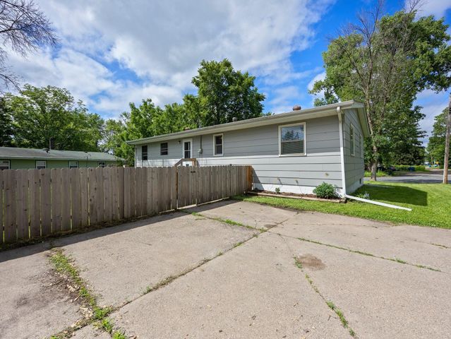 176 8th Avenue NE, Forest Lake, MN 55025