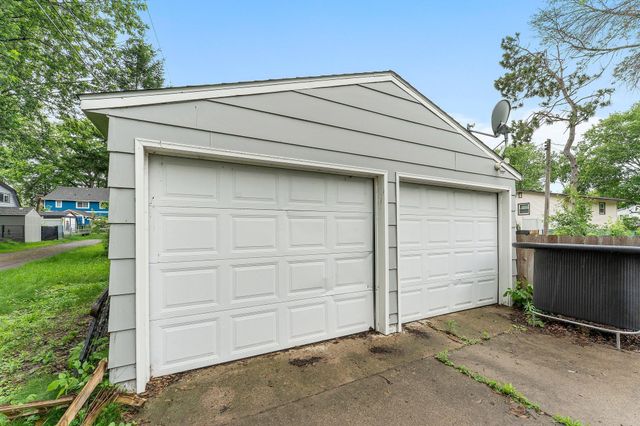 176 8th Avenue NE, Forest Lake, MN 55025