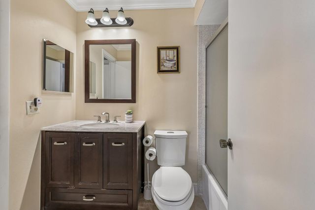 5773 La Paseos Drive D-2, Greenacres, FL 33463