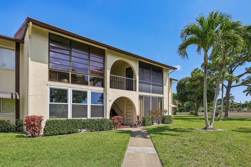 5773 La Paseos Drive D-2, Greenacres, FL 33463