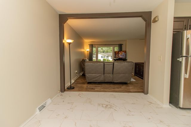 257 Navajo Trail, Lowell, IN 46356