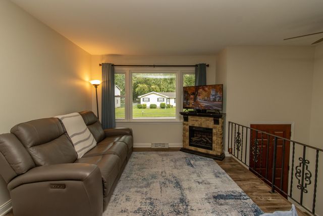 257 Navajo Trail, Lowell, IN 46356