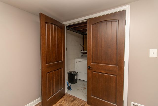 257 Navajo Trail, Lowell, IN 46356