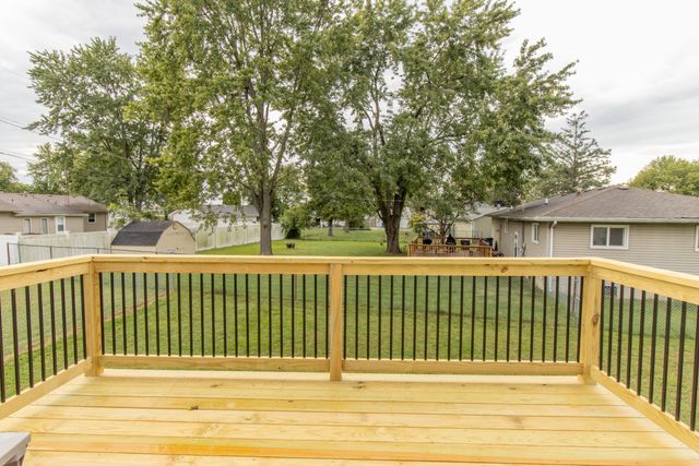 257 Navajo Trail, Lowell, IN 46356