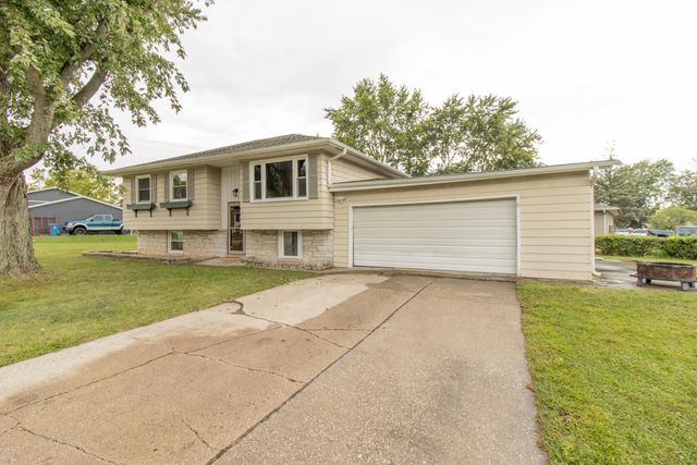 257 Navajo Trail, Lowell, IN 46356