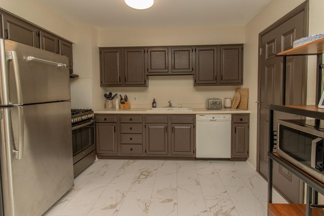 257 Navajo Trail, Lowell, IN 46356