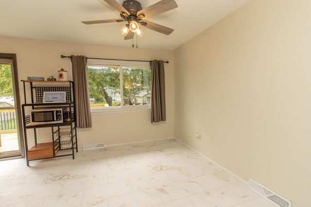 257 Navajo Trail, Lowell, IN 46356