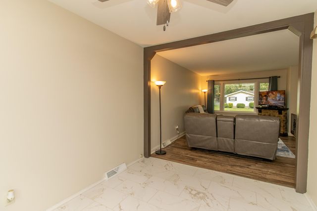 257 Navajo Trail, Lowell, IN 46356