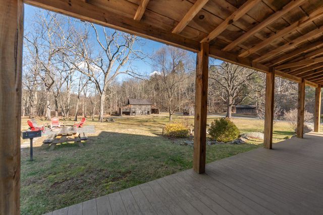 6102 Jennings Creek RD, Buchanan, VA 24066