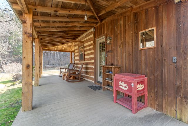 6102 Jennings Creek RD, Buchanan, VA 24066