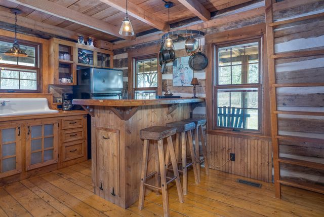 6102 Jennings Creek RD, Buchanan, VA 24066