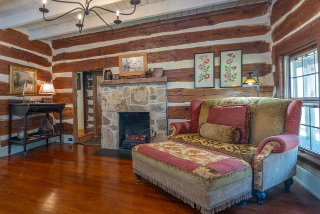 6102 Jennings Creek RD, Buchanan, VA 24066