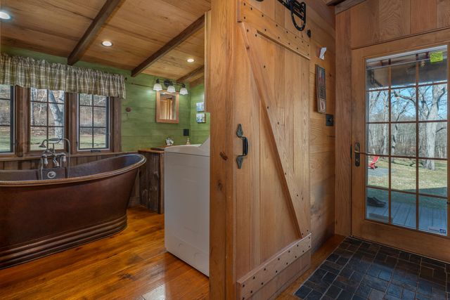 6102 Jennings Creek RD, Buchanan, VA 24066