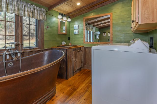 6102 Jennings Creek RD, Buchanan, VA 24066