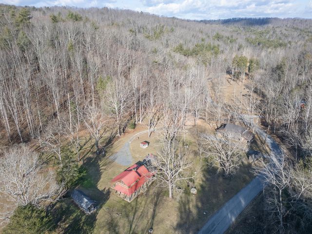 6102 Jennings Creek RD, Buchanan, VA 24066