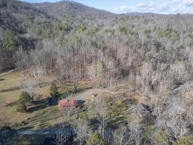 6102 Jennings Creek RD, Buchanan, VA 24066