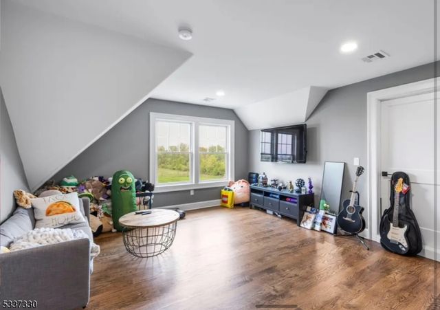 134 Hillsborough Rd, Hillsborough Twp., NJ 08844