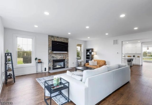 134 Hillsborough Rd, Hillsborough Twp., NJ 08844