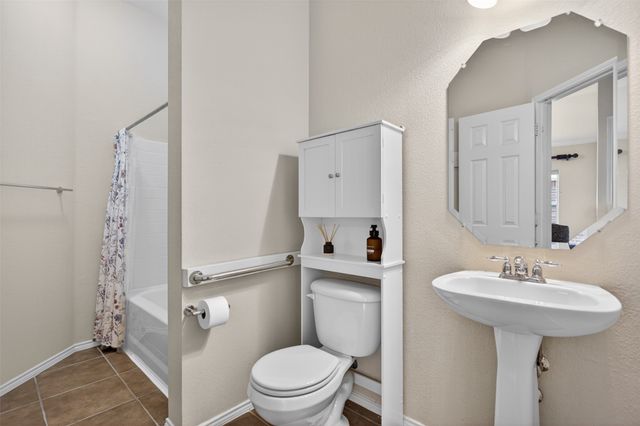 1015 Kimbro Drive, Forney, TX 75126