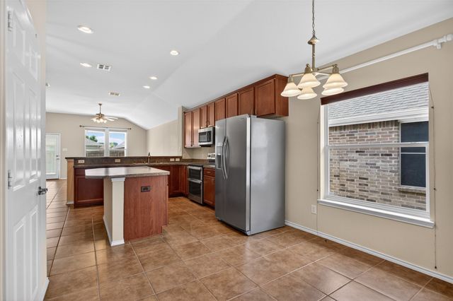 1015 Kimbro Drive, Forney, TX 75126