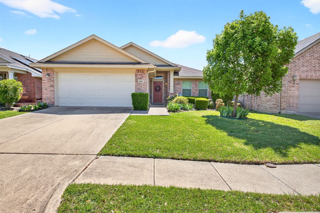 1015 Kimbro Drive, Forney, TX 75126