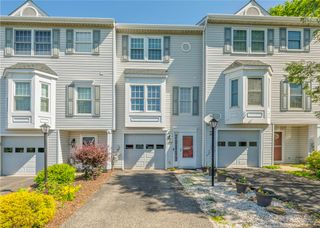277 Cordial Dr, Cecil, PA 15017