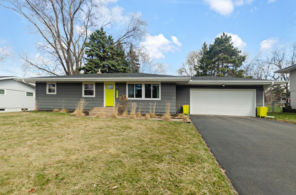 2513 Blomquist Avenue, White Bear Lake, MN 55110