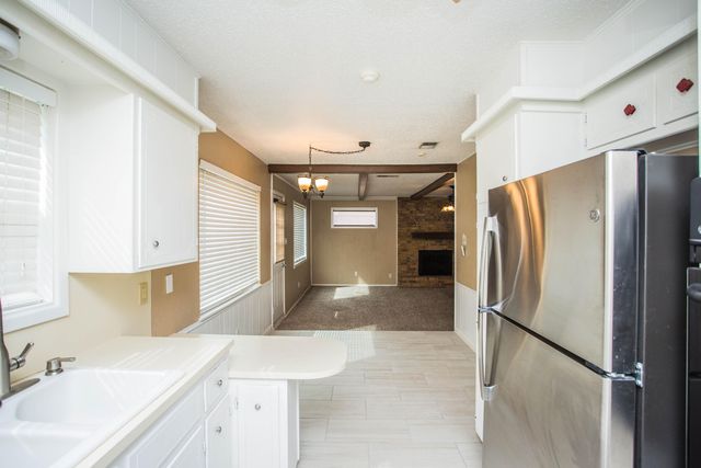 1407 Elkhart Avenue, Lubbock, TX 79416