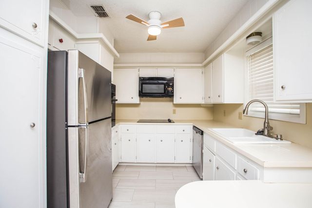 1407 Elkhart Avenue, Lubbock, TX 79416