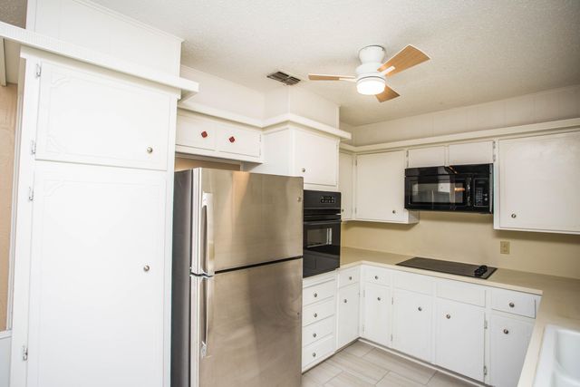 1407 Elkhart Avenue, Lubbock, TX 79416