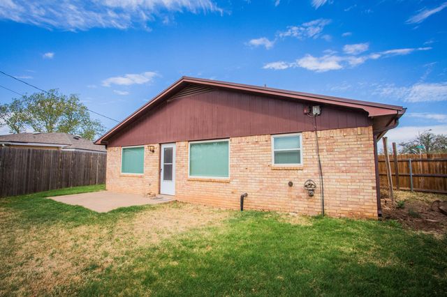 1407 Elkhart Avenue, Lubbock, TX 79416