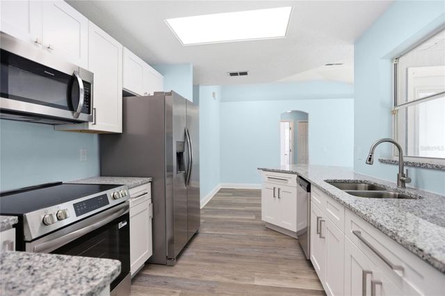 624 W EUCLID AVENUE, Deland, FL 32720