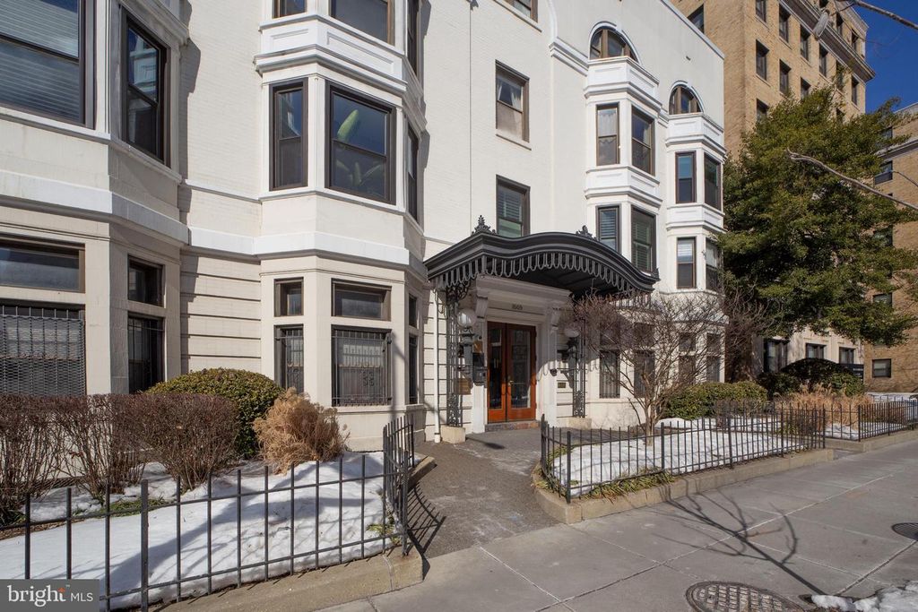 Image 1 of property listing at 1669 COLUMBIA RD NW ##312, Washington, DC 20009