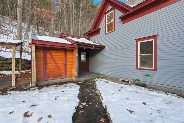 62 E Main St, Erving, MA 01344