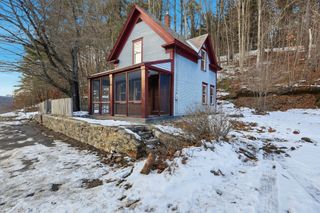 62 E Main St, Erving, MA 01344