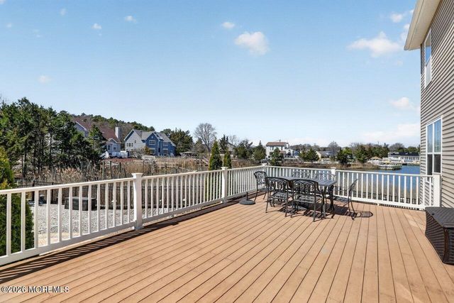 40 Overlook Drive, Little Egg Harbor, NJ 08087