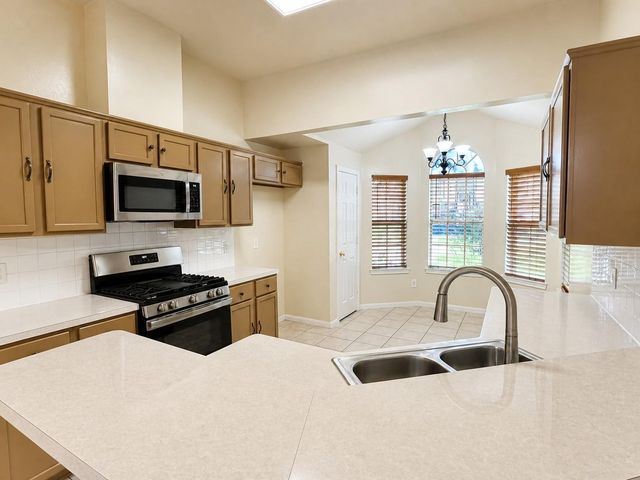 18523 Spinney Lane Drive, Cypress, TX 77433