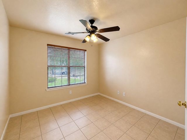 18523 Spinney Lane Drive, Cypress, TX 77433