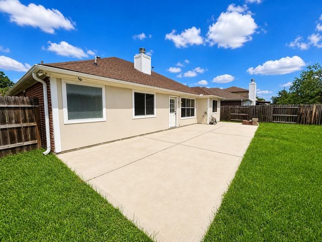 18523 Spinney Lane Drive, Cypress, TX 77433