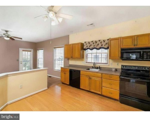 62 LANTERN LN, Columbus, NJ 08022