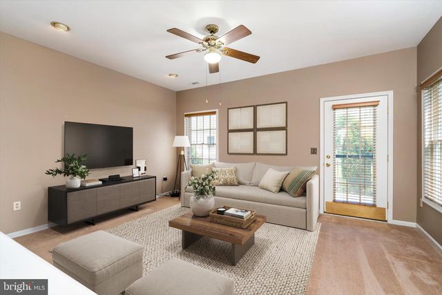 62 LANTERN LN, Columbus, NJ 08022