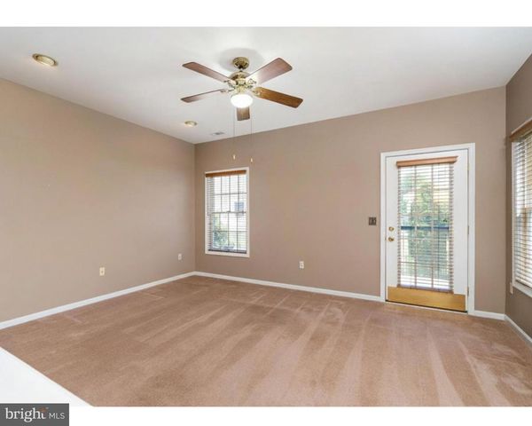 62 LANTERN LN, Columbus, NJ 08022