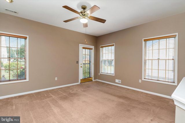 62 LANTERN LN, Columbus, NJ 08022