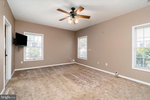 62 LANTERN LN, Columbus, NJ 08022