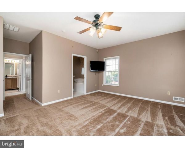 62 LANTERN LN, Columbus, NJ 08022