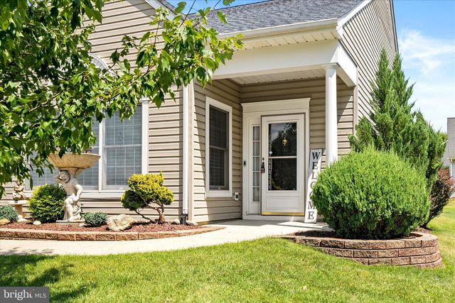 62 LANTERN LN, Columbus, NJ 08022